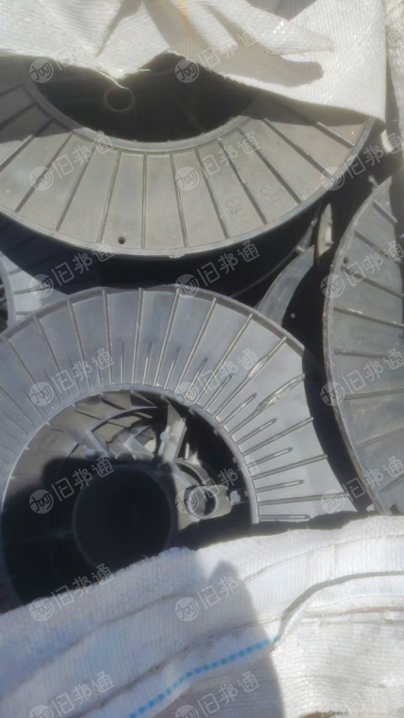 出售PS杂料吸塑盘电影盘毛料，电影盘有标签  ，吸塑盘干净无标签无油