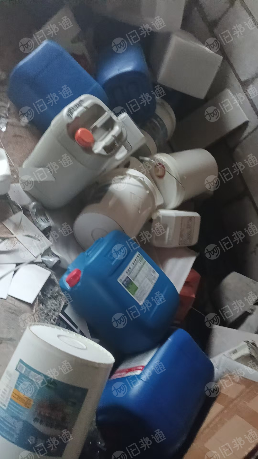 出售二手蓝桶,有蓝的白的,装添加剂的,长期有货