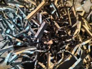 出售三元正极废料，电芯和电池统货