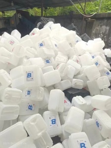 出售纯透析桶破碎料，ab桶破碎料，月供10多吨