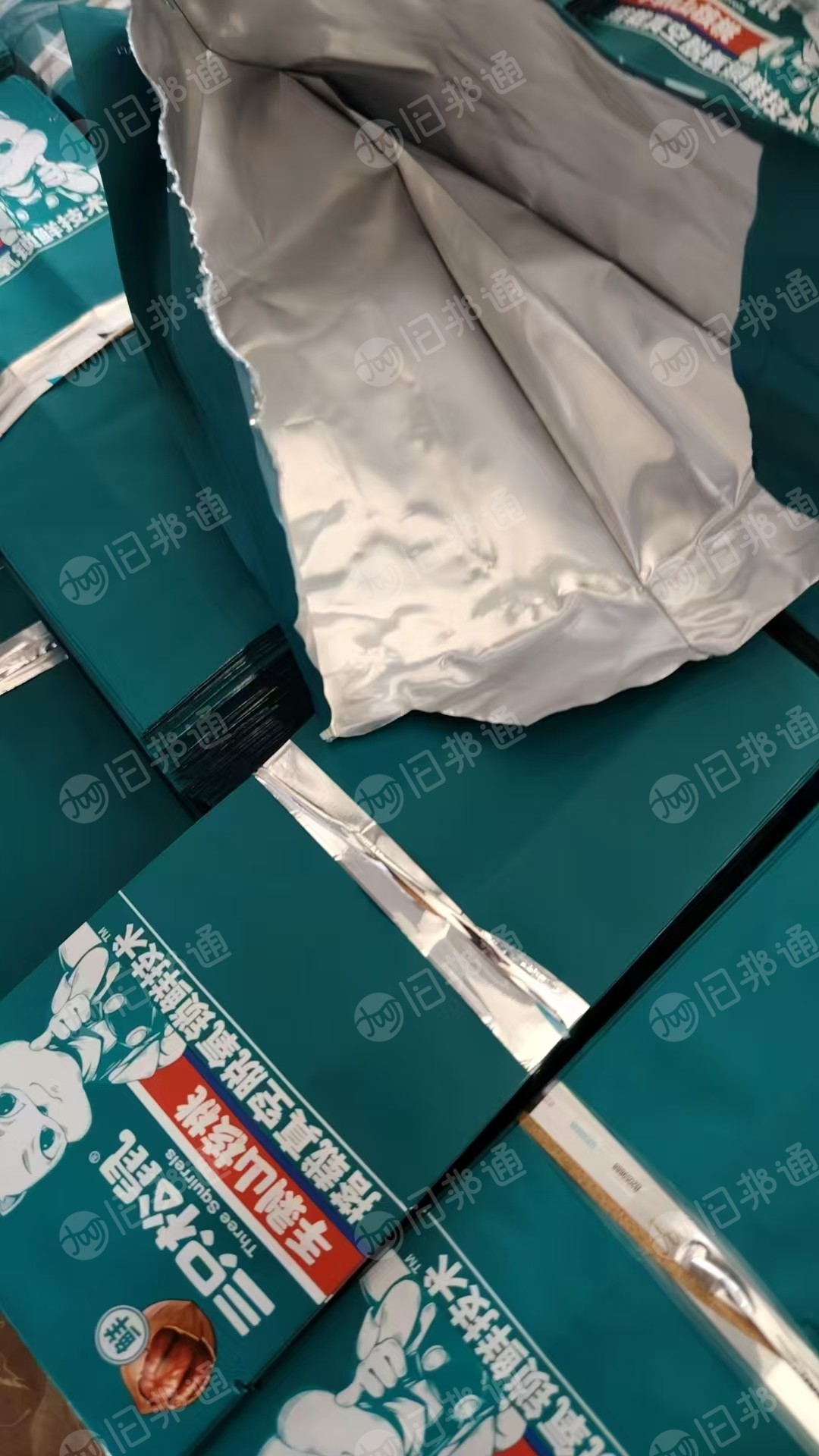 长期出售食品袋铝塑膜，镀铝膜，混在一起，现货一挂车