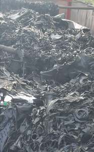 出售纯黑废橡胶，磨粉用，现货够车