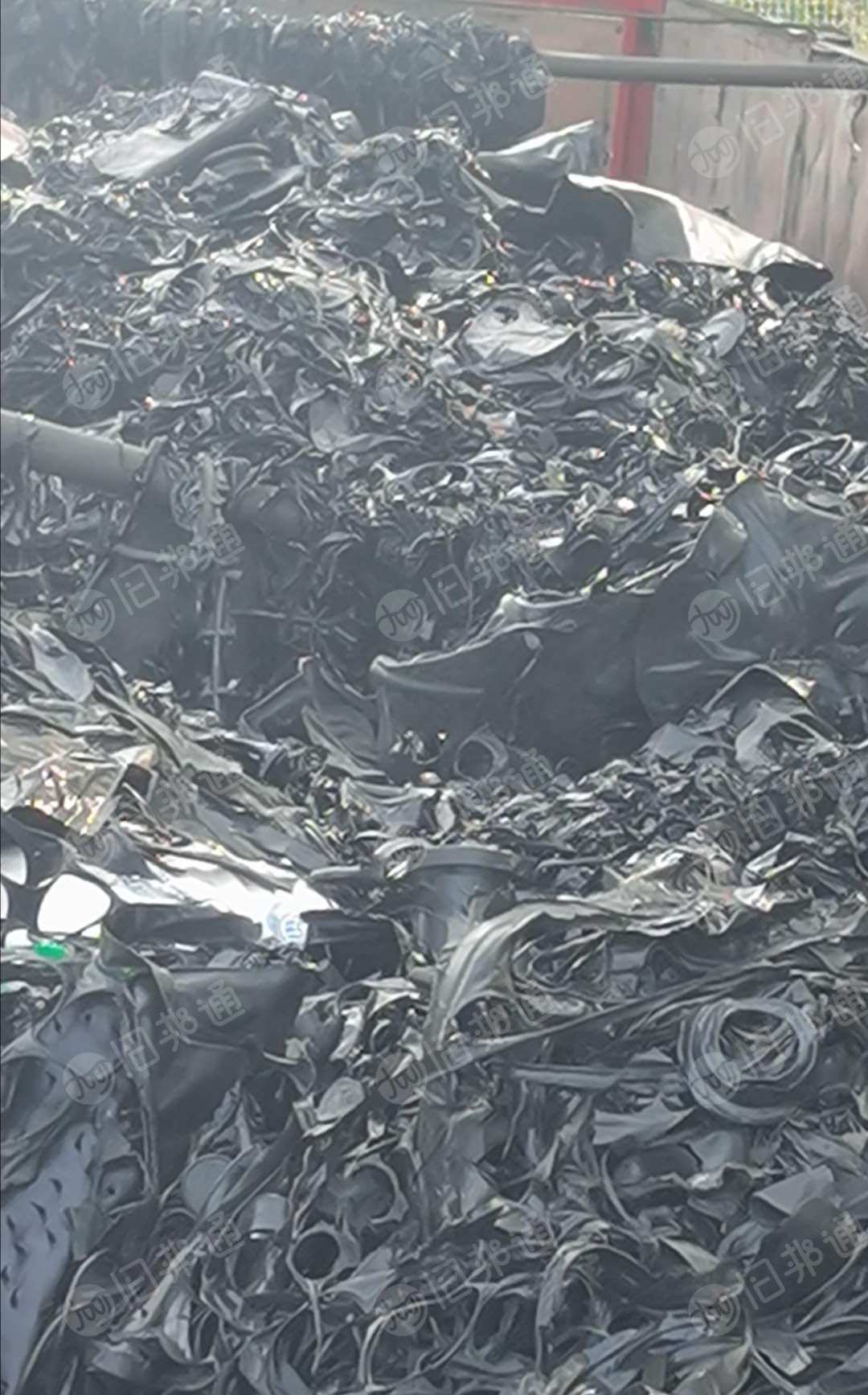 出售纯黑废橡胶，磨粉用，现货够车