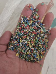 常年大量出售杂色PVC电缆皮破碎料,清洗干净,每个月七八百吨