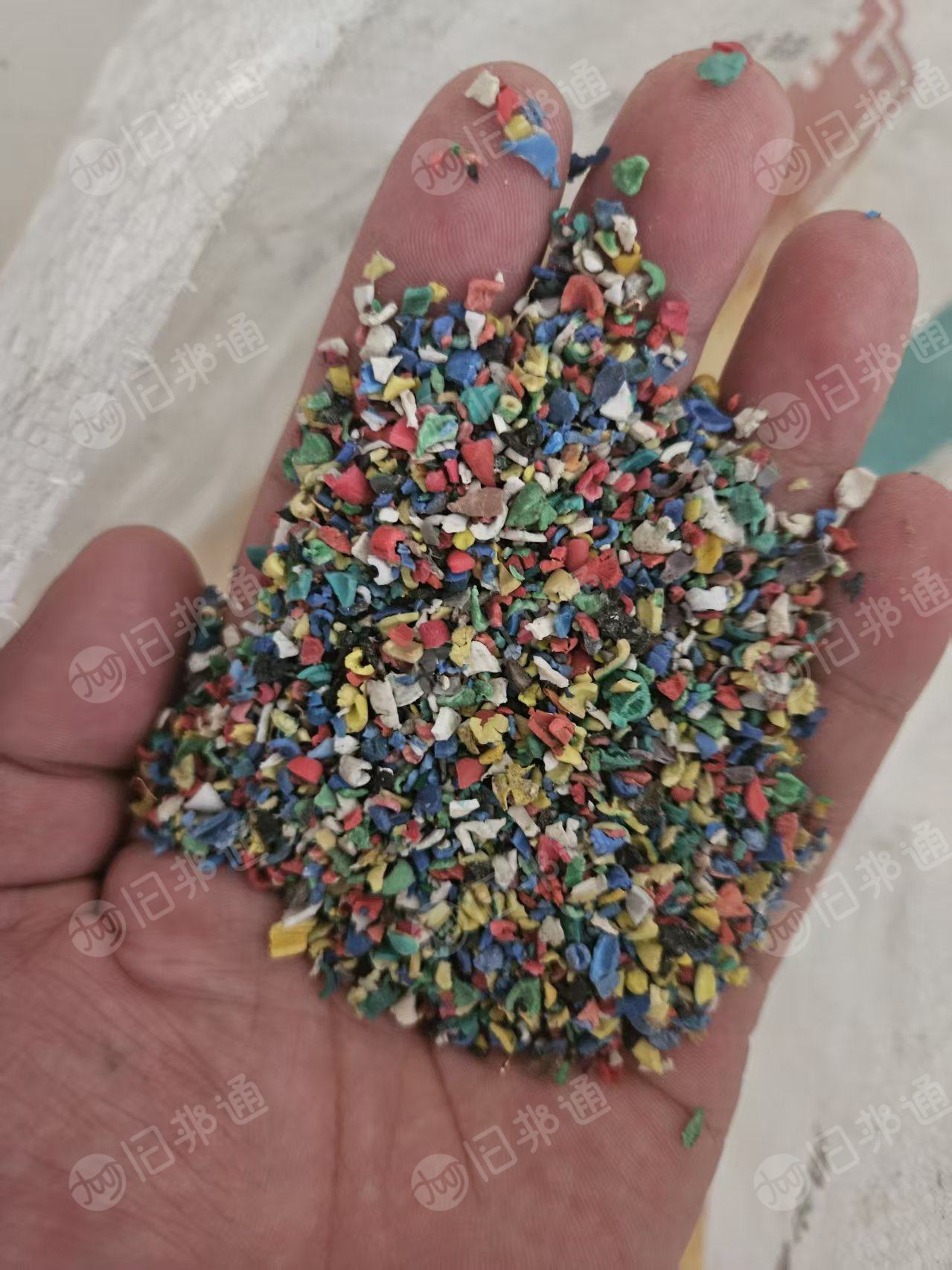 常年大量出售杂色PVC电缆皮破碎料，清洗干净，每个月七八百吨