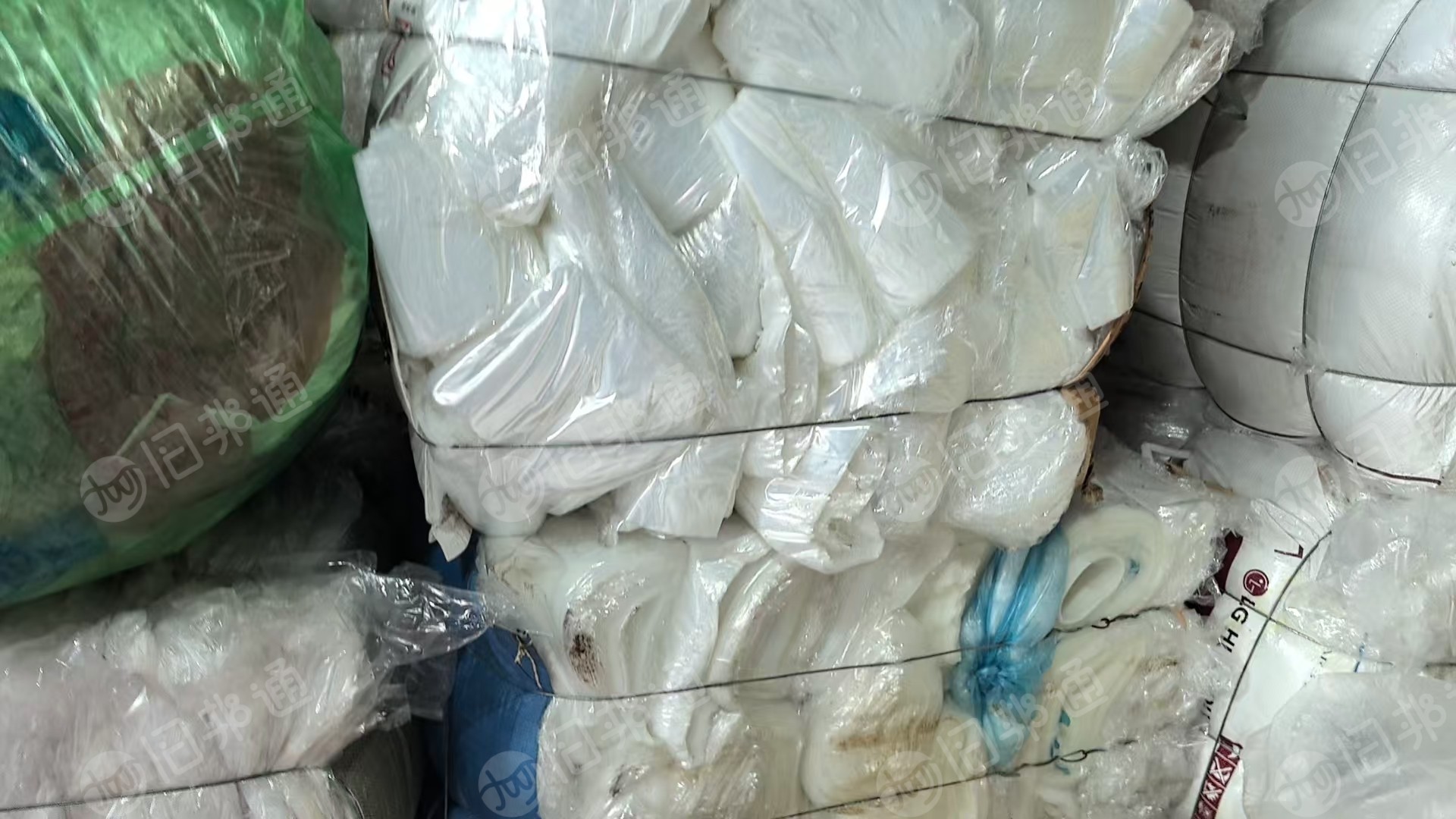 长期出售保鲜膜废料，拉伸膜废料，PE胶水膜废料