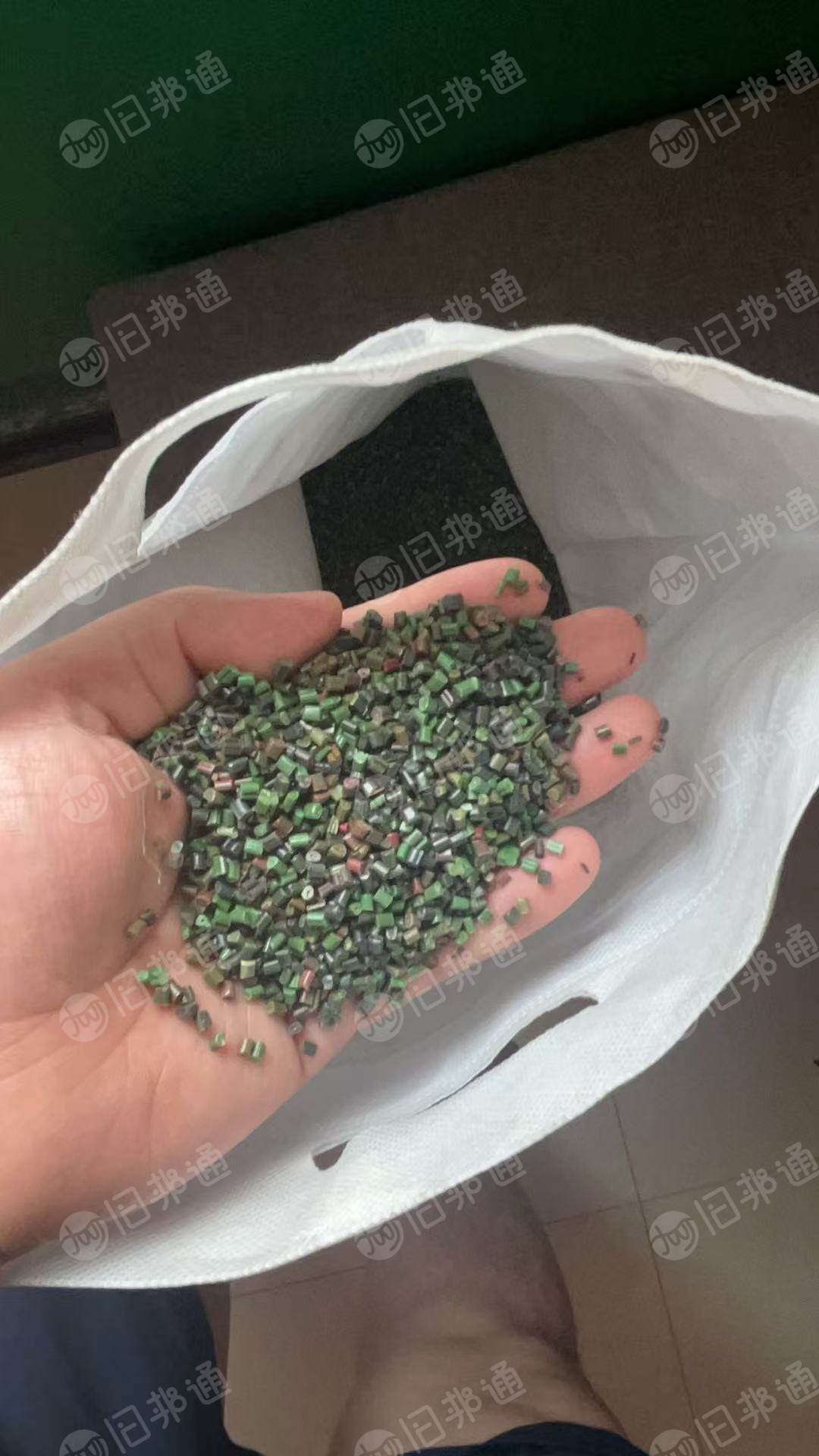 出售白色/花色PP无纺布颗粒，过200目，喷丝级，可定制颗粒