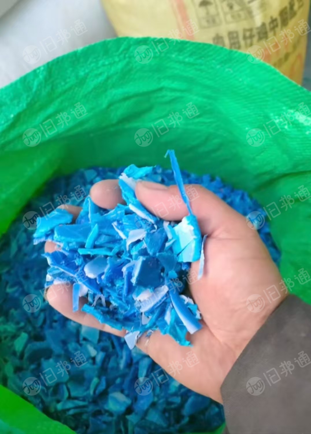 出售蓝桶破碎料，清洗甩干，长期有货