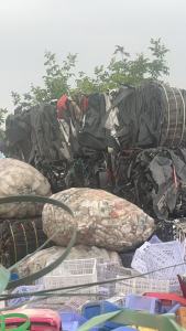 出售汽车内饰、汽车保险杠混打压块，现货10吨左右