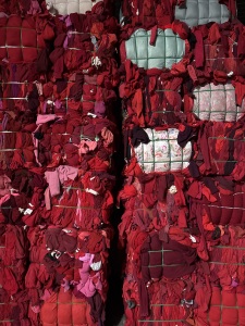 长期出售毛衣颜色料，可以开花用，有白色、浅色、红色、黄色