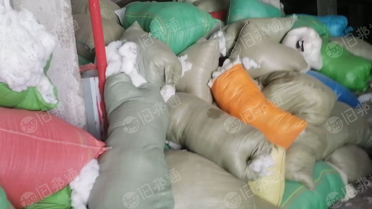 长期大量出售服装厂下来干净的丝绵下脚料，丝绵边角料，现货9米6四车