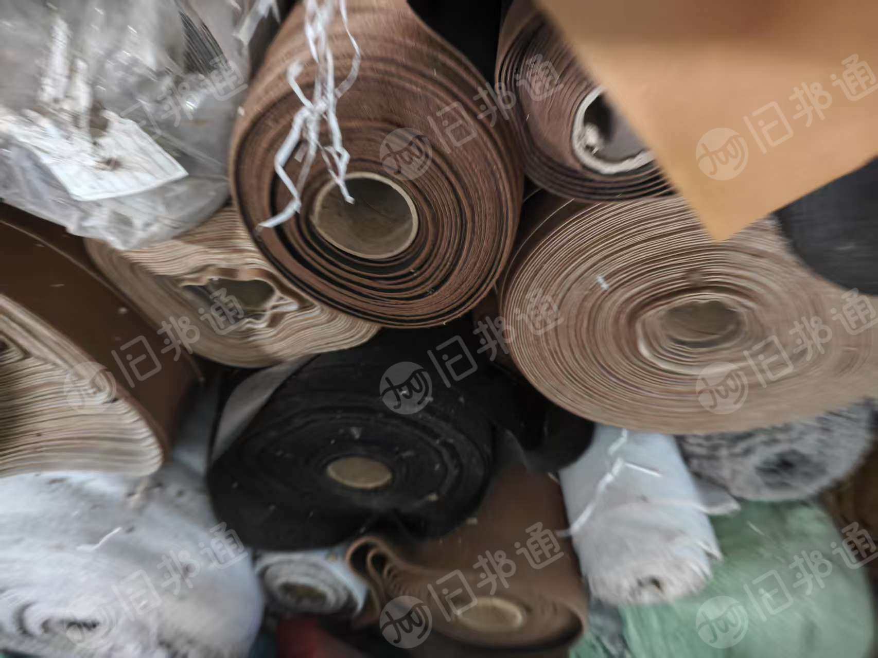 出售沙发厂下来的科技布,库存科技布,一面皮革一面绒布,门幅1.4米