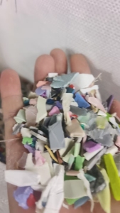 常年大量求购花丙破碎料，冲击7-8个，清洗甩干直接上机造粒，月需两三百吨