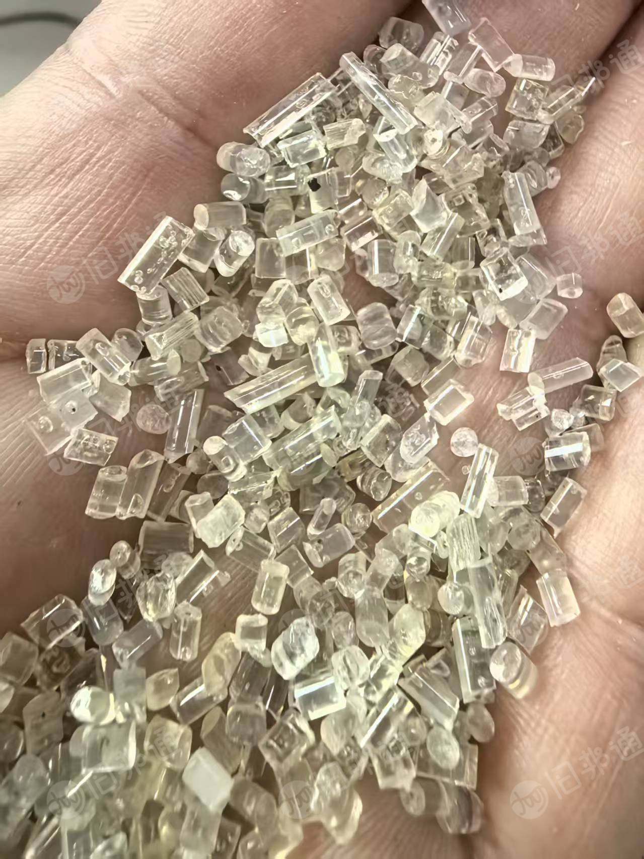 大量出售EPS再生颗粒，中白EPS颗粒46吨，大白EPS颗粒56吨，过100目