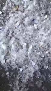 出售板上破碎下来的PE膜废料，高低压混合的，月供20吨