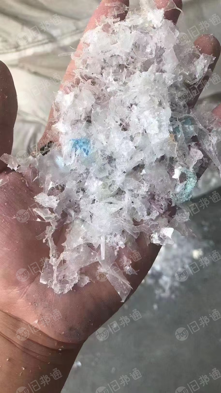 出售板上破碎下来的PE膜废料，高低压混合的，月供20吨