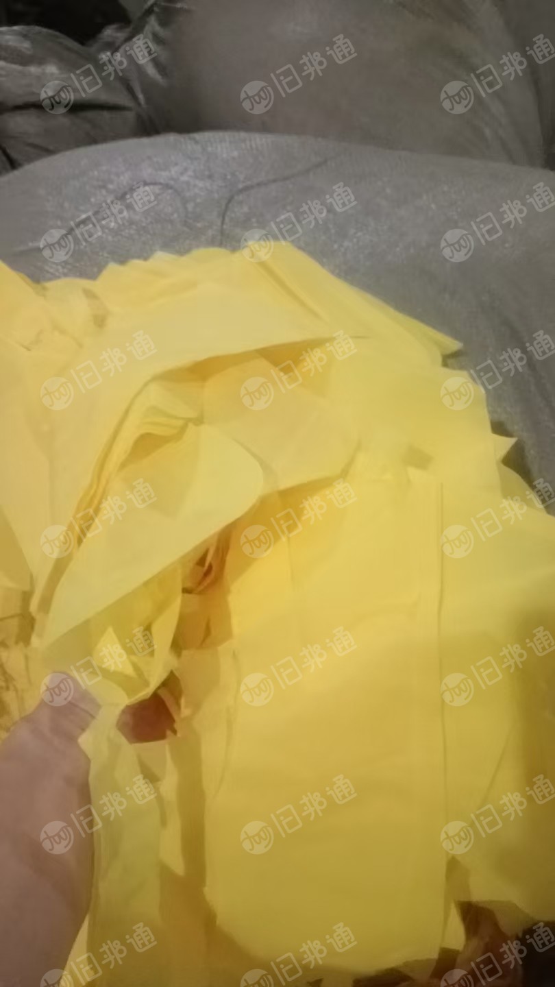 长期出售丙纶无纺布边角料，现货100吨，做手提袋下来的