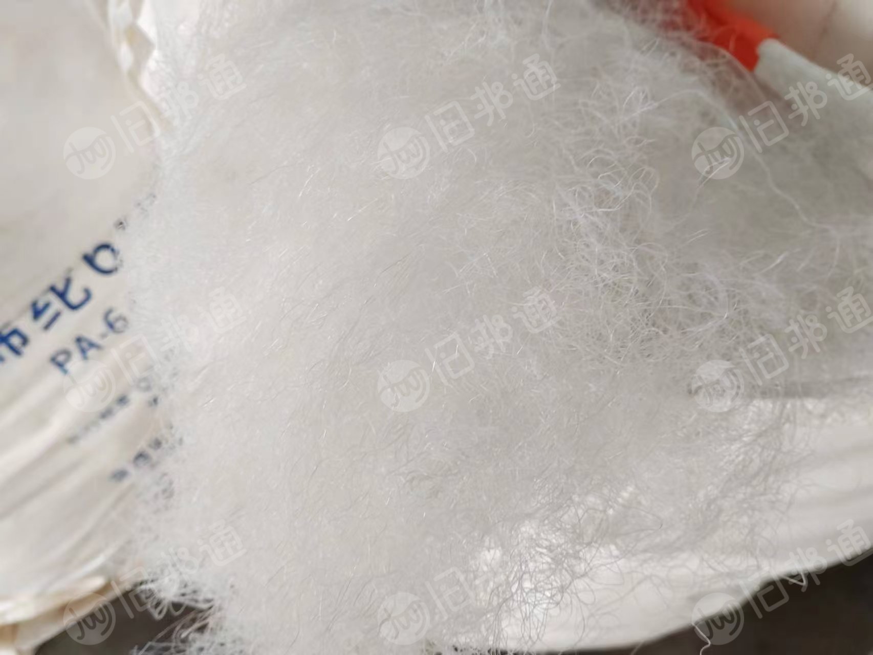 长期出售切片厂下来的锦纶废丝，尼龙废丝，单六，白色和黑色都有，月供两个半挂，货在广东汕头