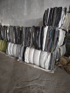 长期出售地毯布，锦纶复合丙纶，可以造粒用，现货有2吨，货在山东威海