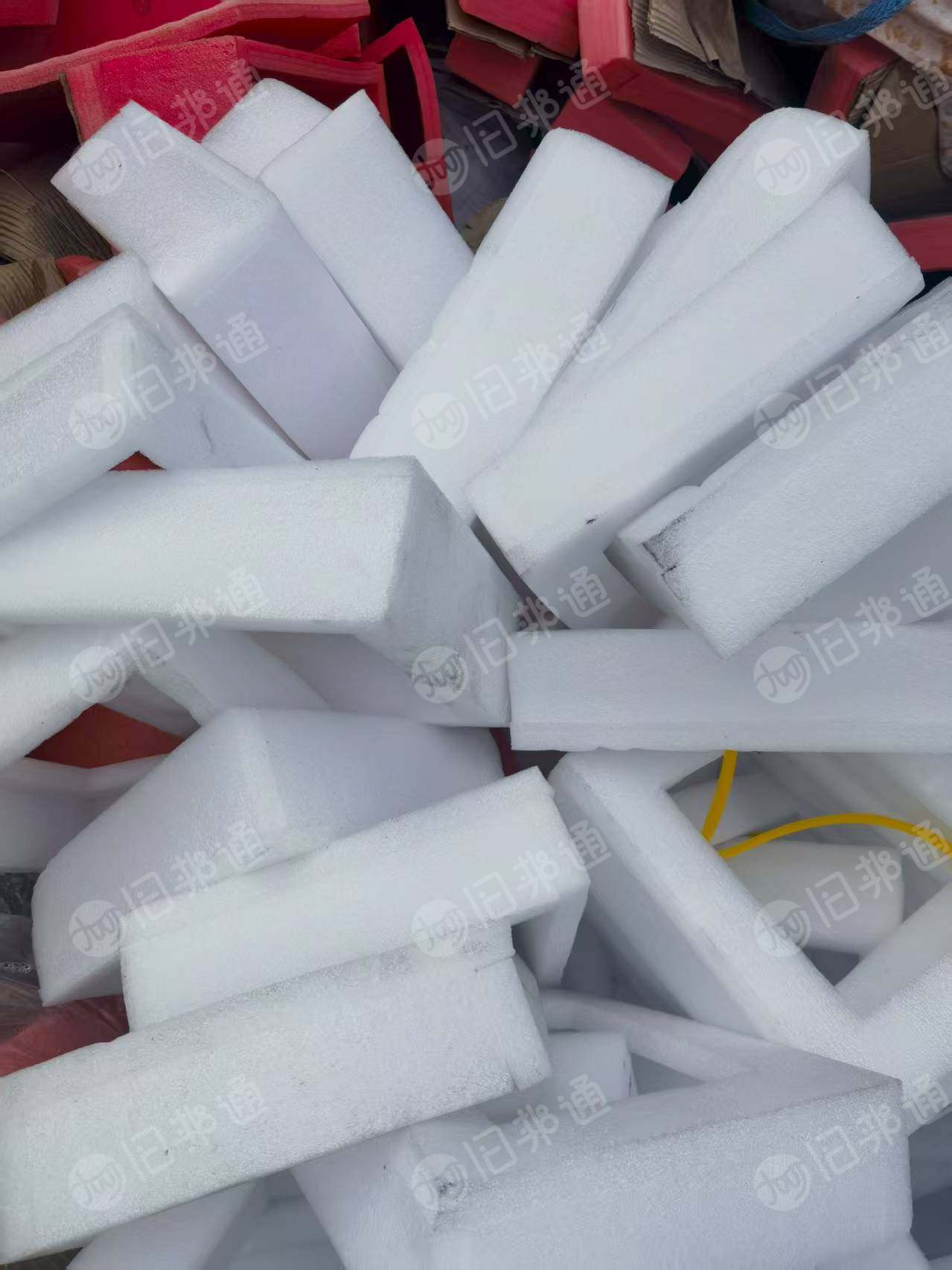 求购EPE珍珠棉废料，白色红色都可以，覆膜不覆膜都收