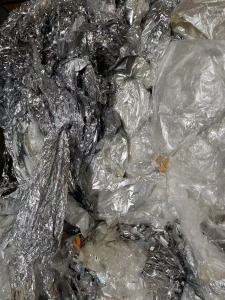 出售PET镀铝膜，70%是PET白膜，现货80吨，广东，湖北，上海都有合同公司