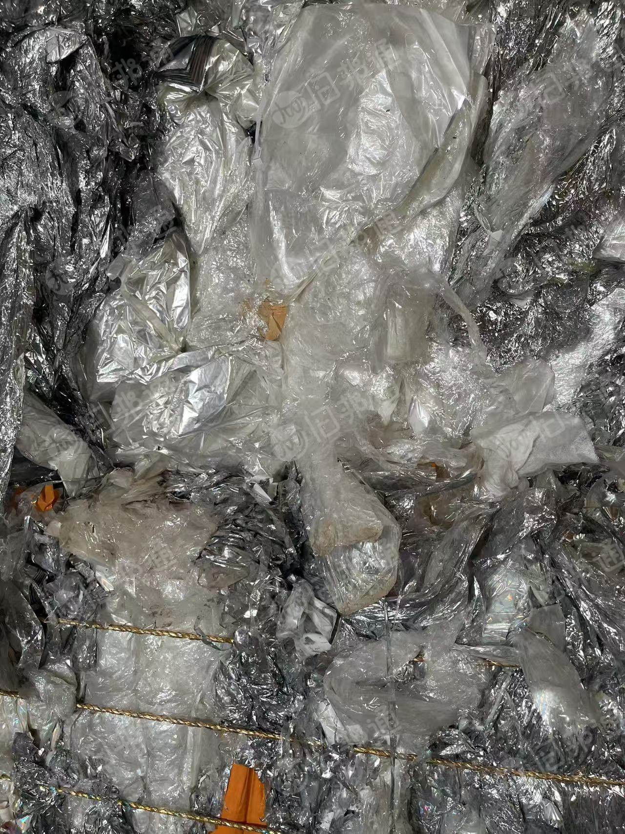 出售PET镀铝膜，70%是PET白膜，现货80吨，广东，湖北，上海都有合同公司