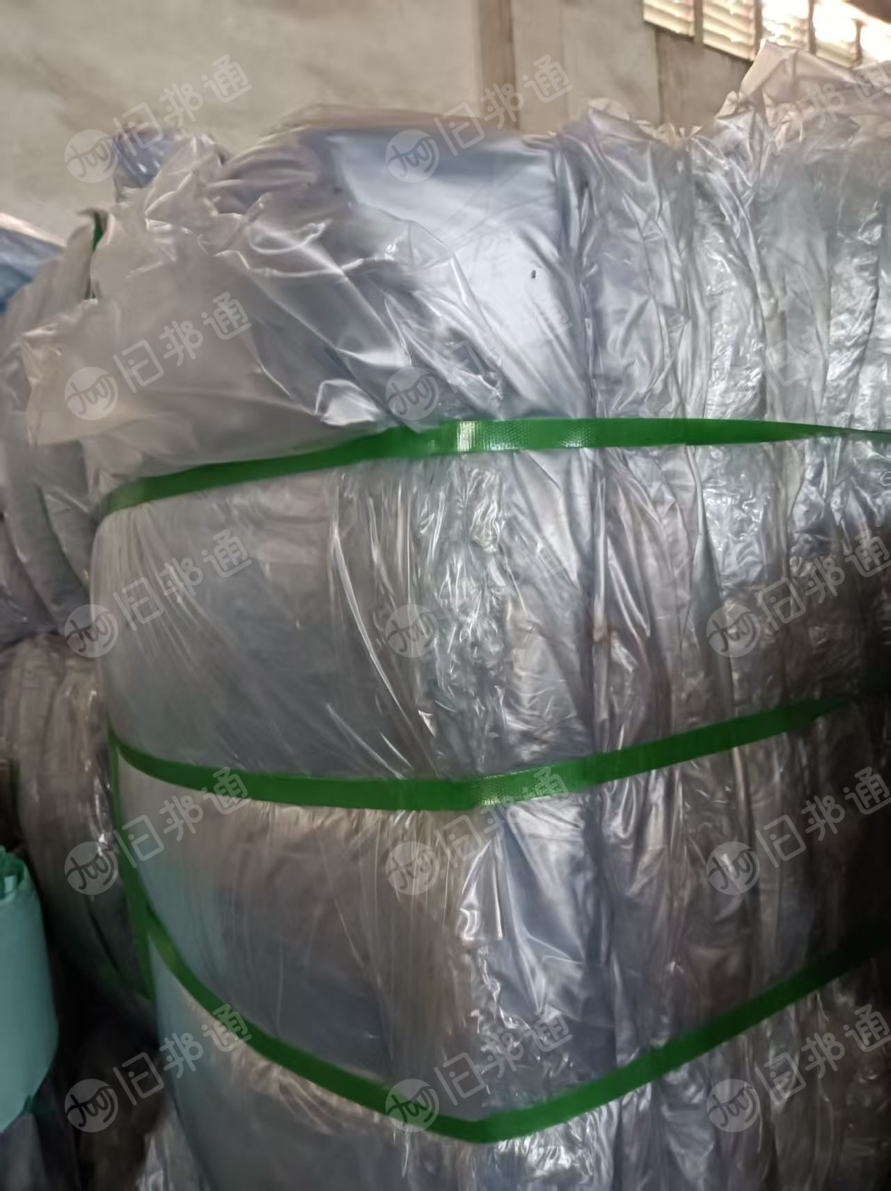 出售不干胶厂下来的PVC膜废料，不带胶，透明和奶白的都有，透明现货10吨