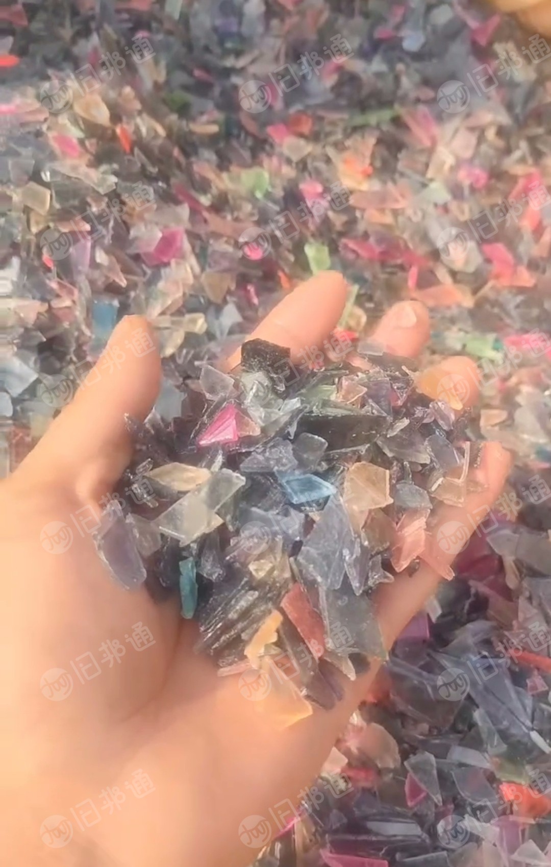 出售杂色透明PC破碎料，杂色一级PC水口料