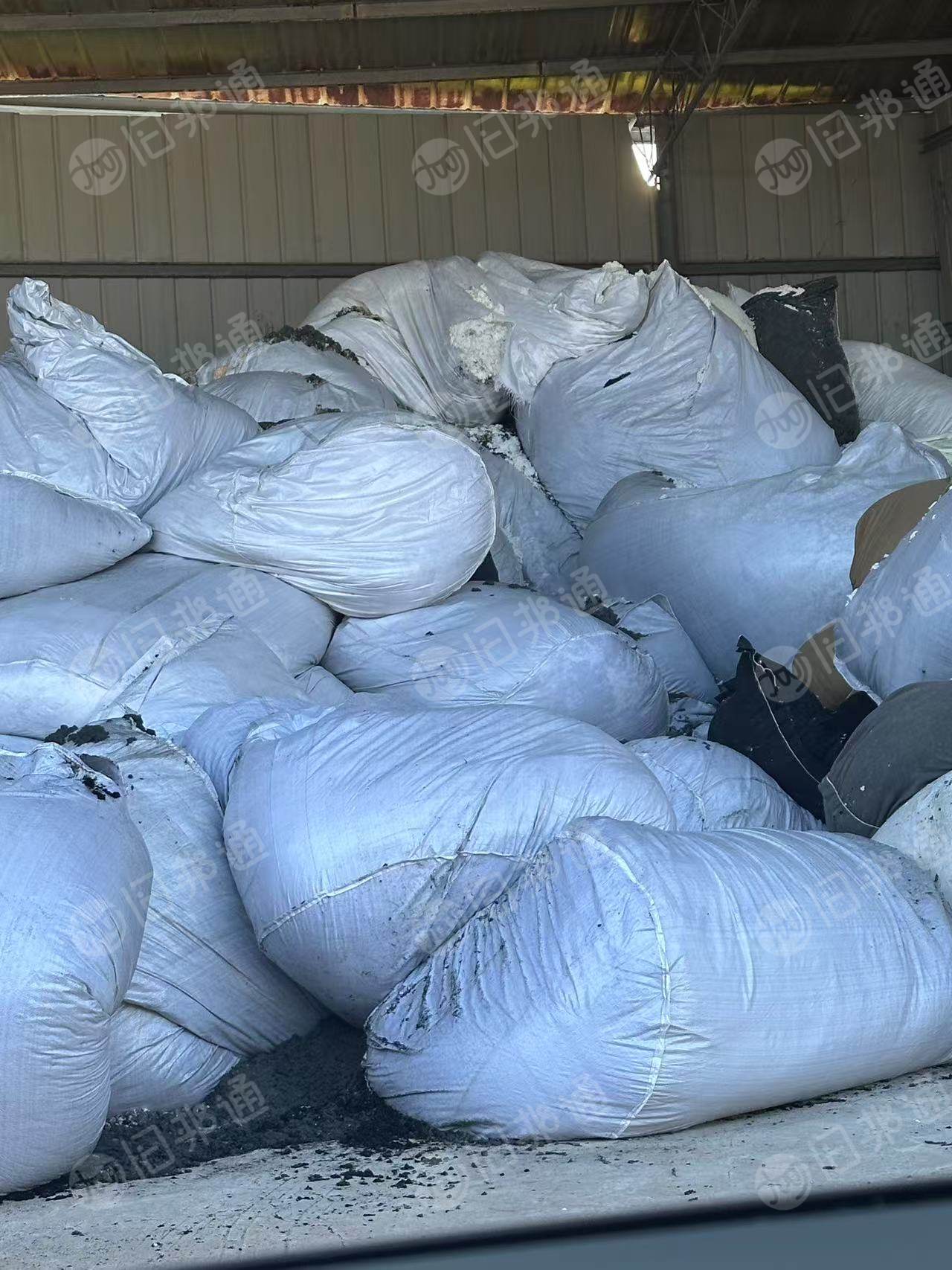 长期出售磨毛料，60%尼龙，现货有40吨左右，月供100多吨