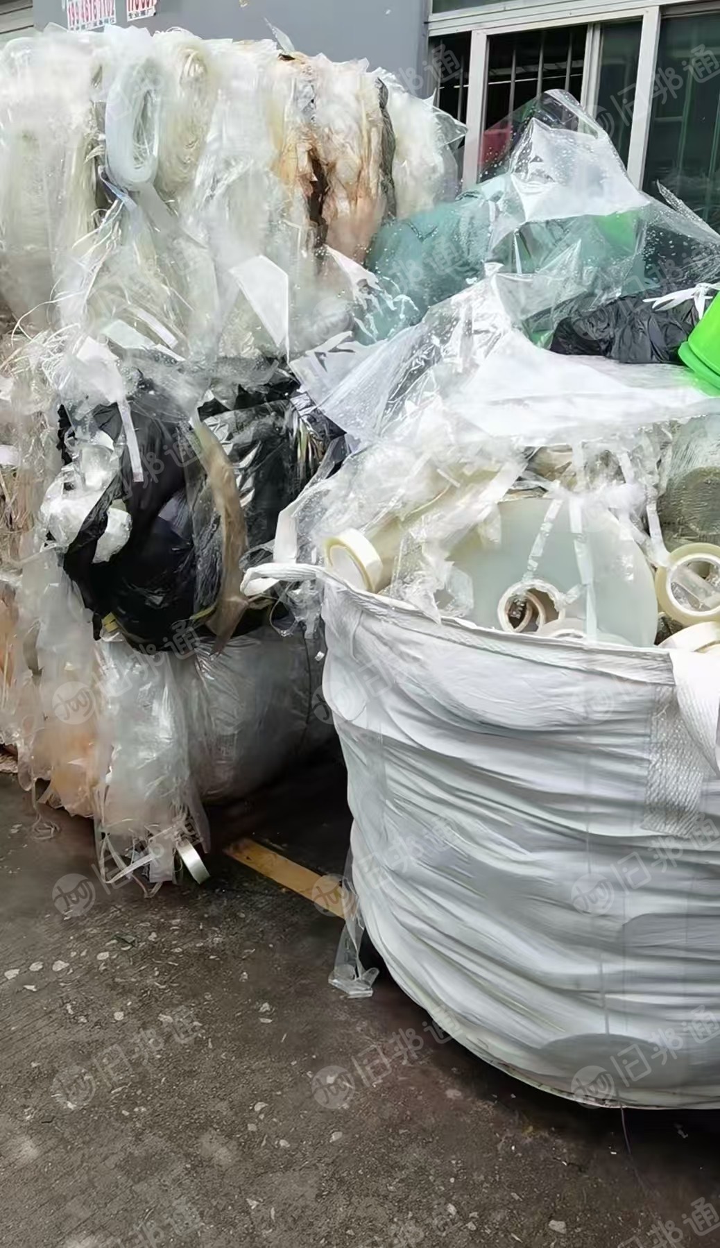 长期出售透明PET胶水膜废料