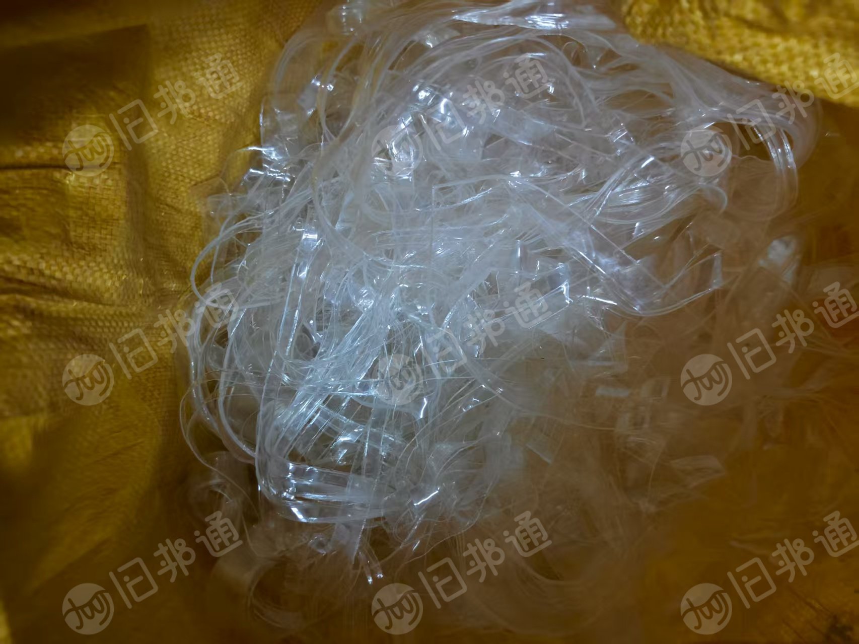 出售TPU膜边料，做手机防水袋的膜料，透明15吨，杂色8吨左右