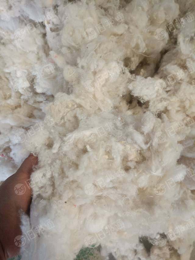 出售开松的丝棉，化纤棉
