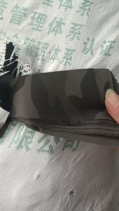 长期出售深色涤棉废布,含棉80%左右,现货有几十吨,货在河北石家庄