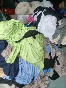 长期出售氨纶废布，杂色氨纶废布，月供二三十吨，货在浙江海宁