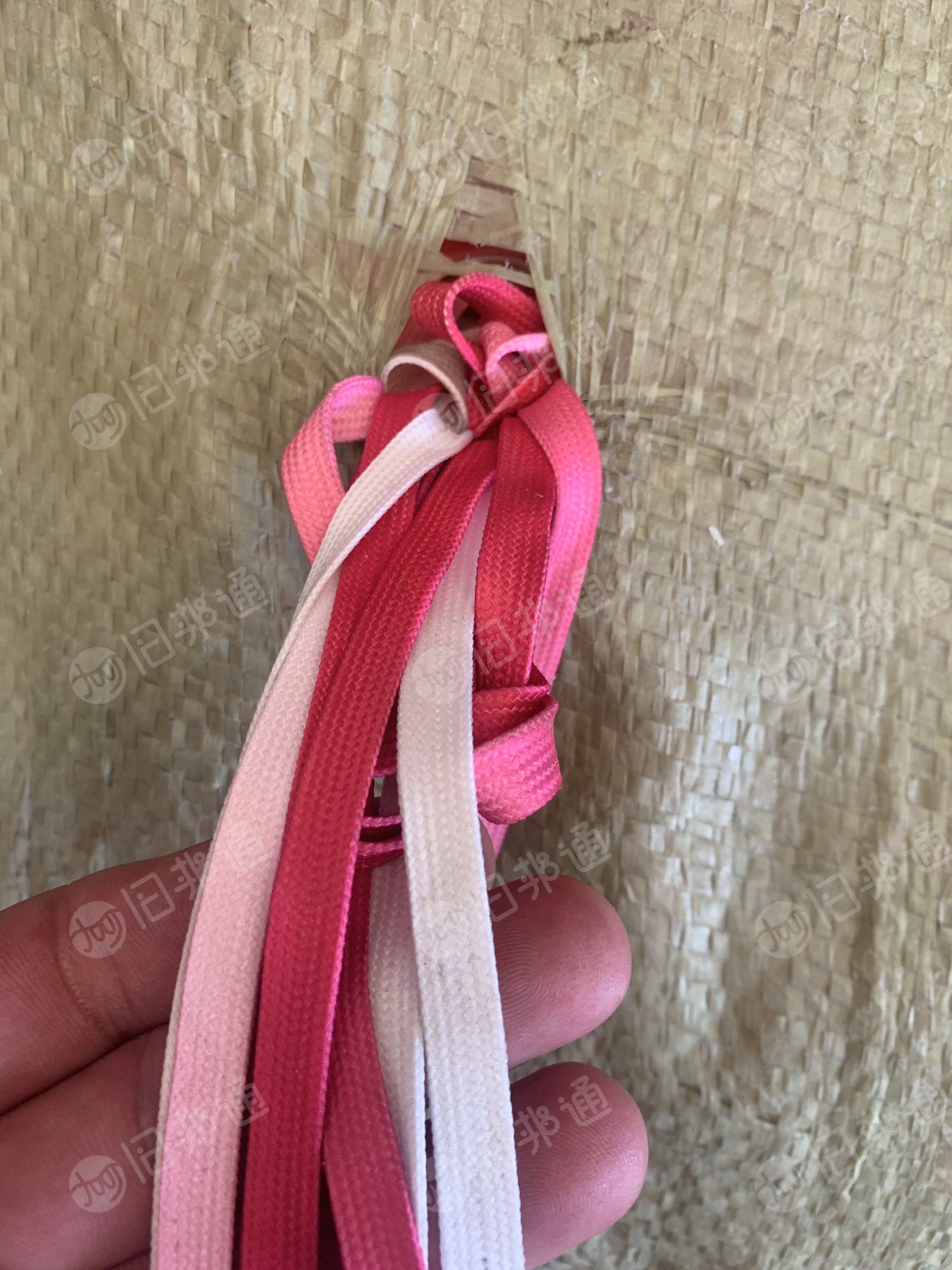 长期出售库存鞋带，一根到底的，现货有十几吨，货在河北保定