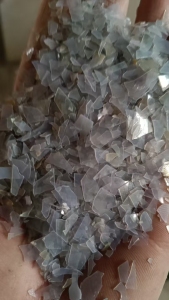 出售中性PVC破碎料，透明PVC破碎料的，含有一点点的pet在里面