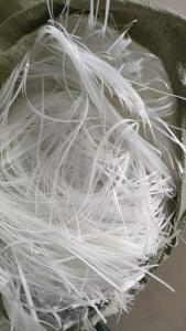 出售PET钛白膜边角料，现货三十多吨