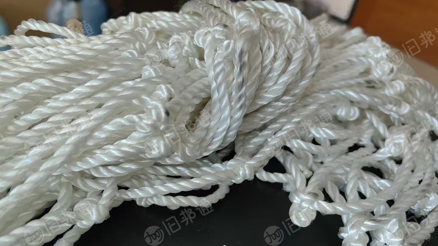 长期出售涤纶安全网下来的边角料，涤纶废丝，工业丝