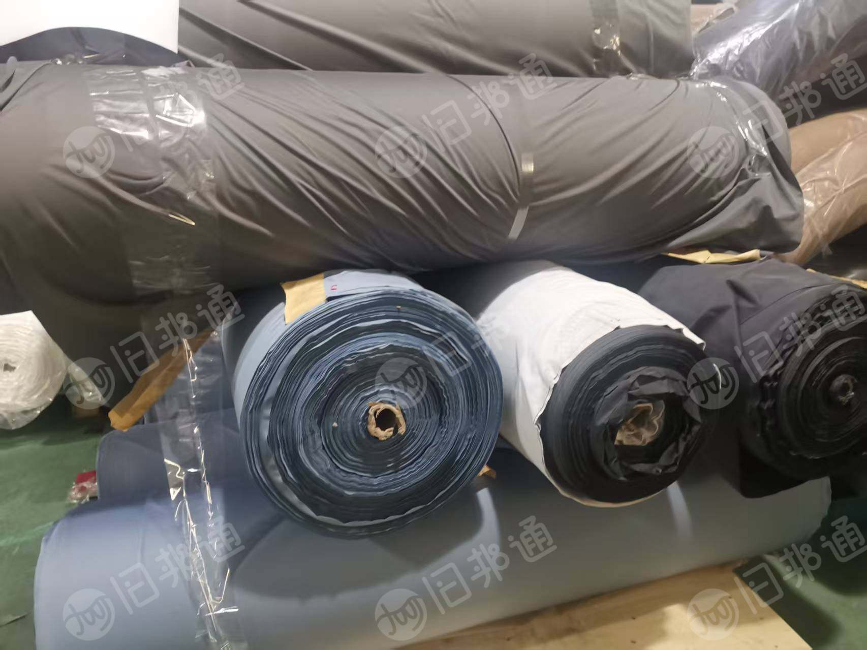 出售科技绒，科技布，库存面料，库存布，门幅135，克重210，现货25吨左右