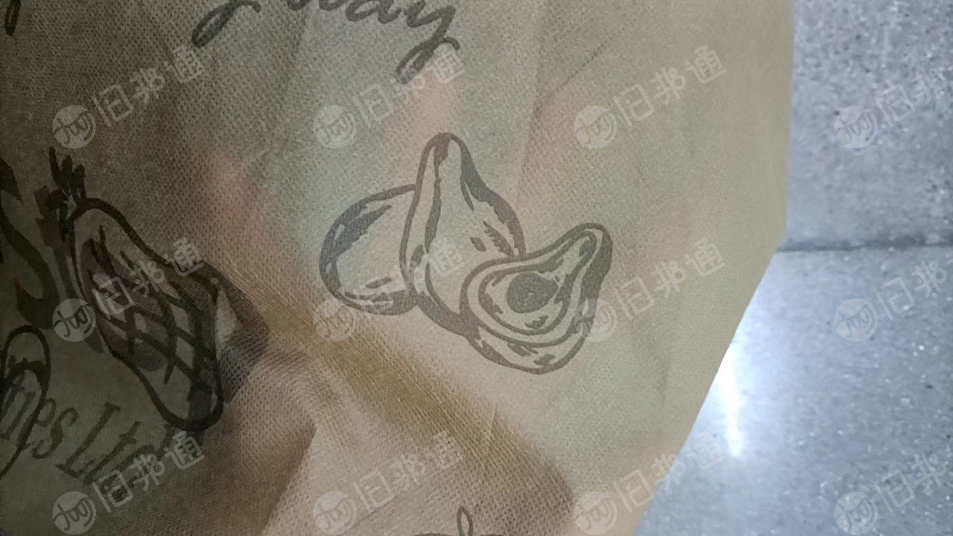 长期出售无纺布下脚料，无纺布边料，月供四五吨