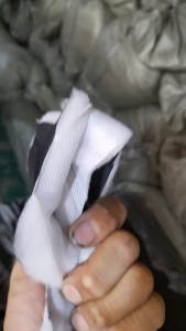 长期出售裁床下来的丝棉下脚料，夹心棉，现货十吨左右