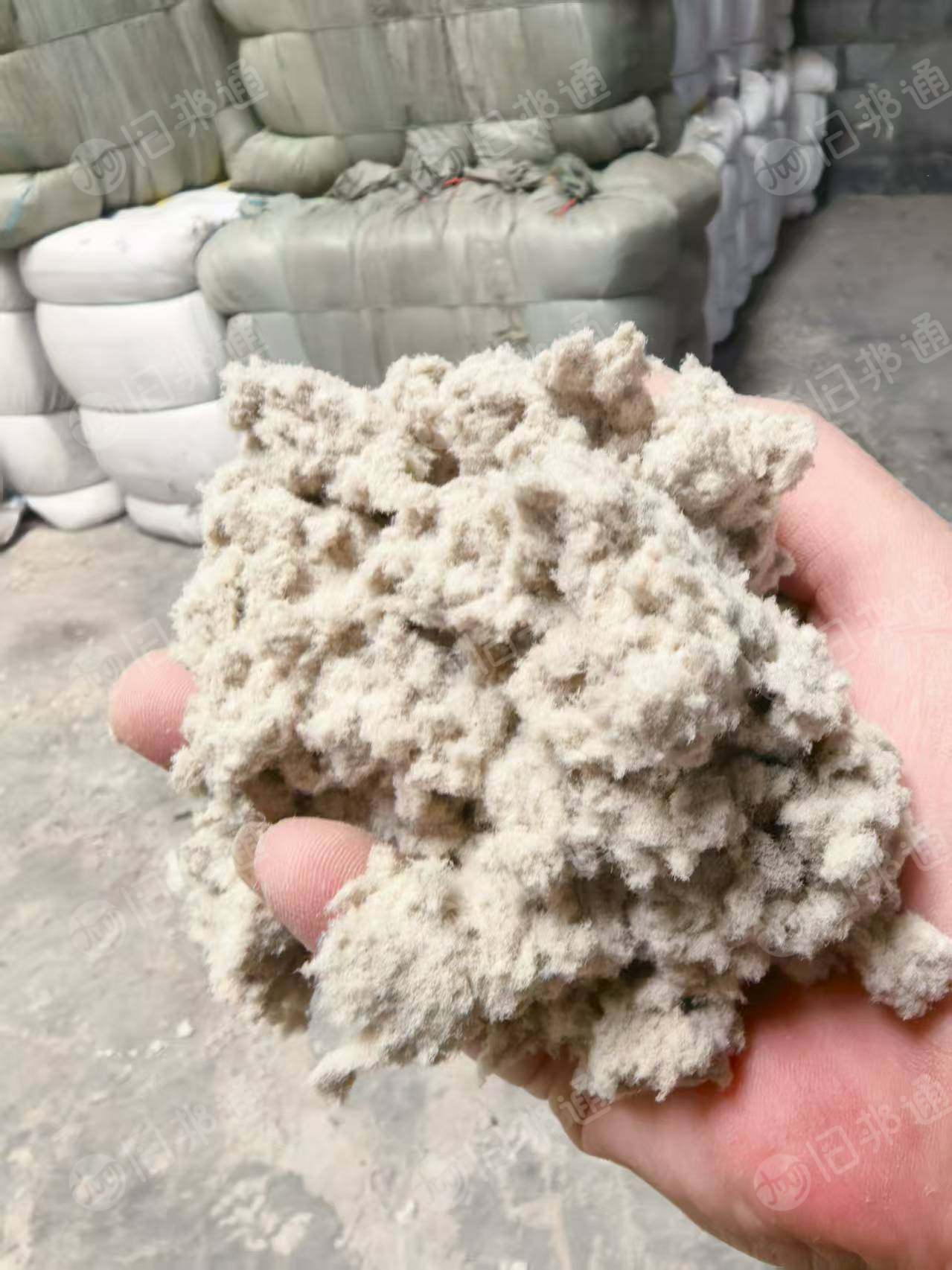 长期出售纺织厂下脚料，粉尘，棉粉尘，纯棉涤棉混在一起，货在江苏徐州