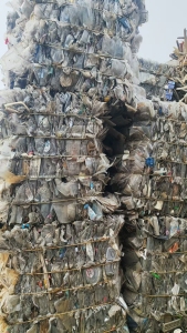 出售PET吸塑盒压块，含PVC，现货九米六一车