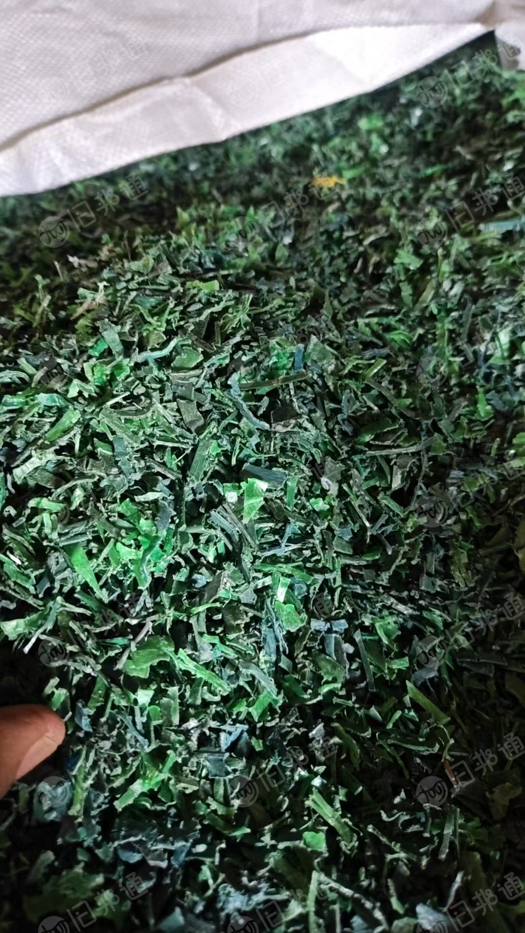 出售水粉PET打包带破碎料，现货十几吨