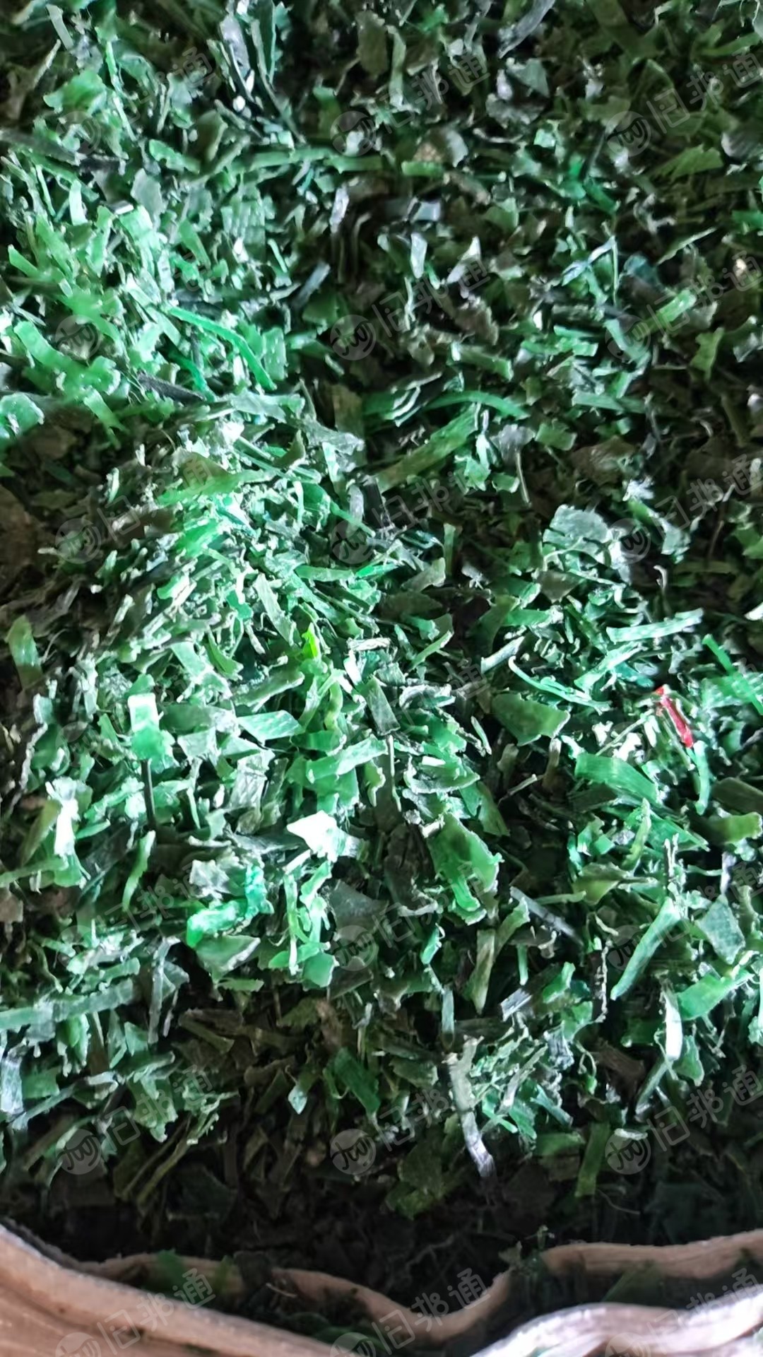 出售水粉PET打包带破碎料，现货十几吨