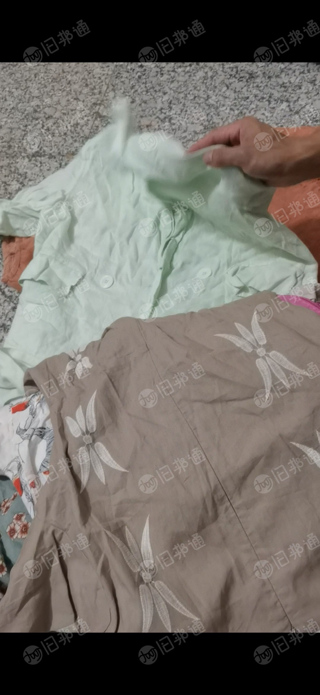 长期大量高价回收旧衣服，桑蚕丝衣服，麻料衣服，老被面
