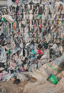 出售PE快递袋废料，花高压废料