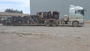 长期出售旧衣服黑料燃烧料，都是压好包的，每个月有200多吨，货在安徽宣城和河北邯郸