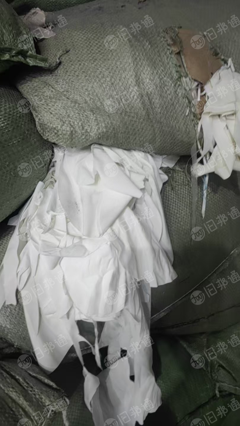 出售白色锦氨废布，白烟布，锦纶废布，尼龙废布，拉伸可以做三十几，现货有13米一车，货在广东汕头