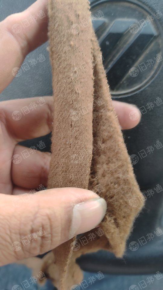出售各种箱包下角料，涤纶废布，涤纶白烟布